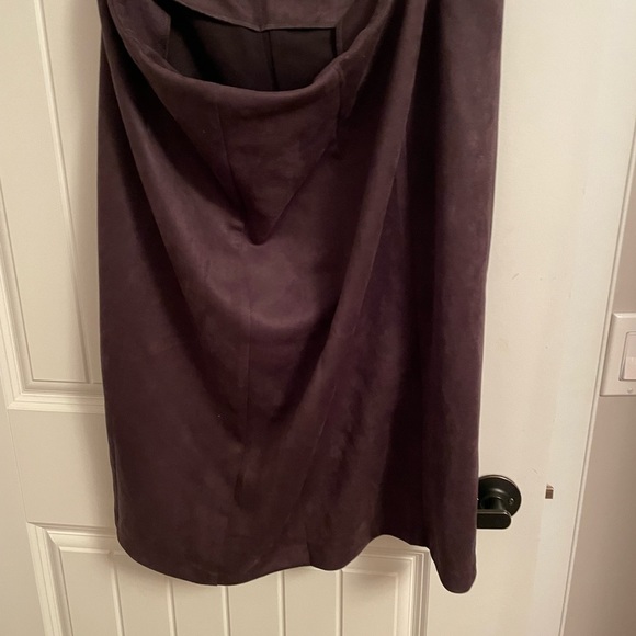 Suede like material Skirt made by SOHO apparel. Size XL. - Picture 2 of 4